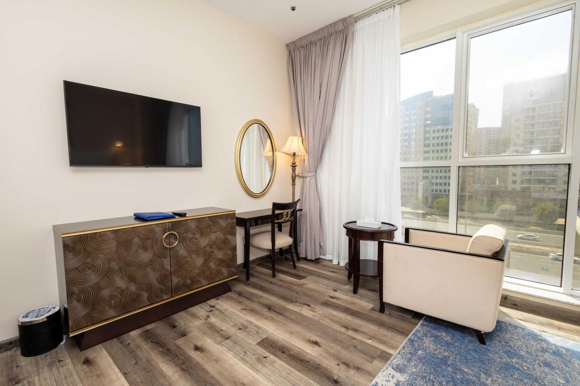Elegant Escape In Al Nahda Apartment *